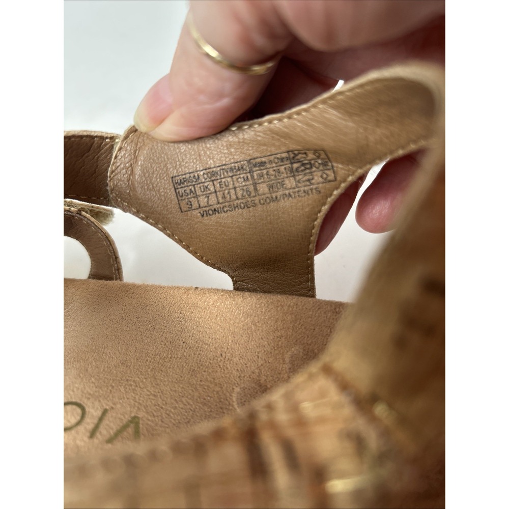 VIONIC WOMEN'S LT. BROWN HARISSA STRAPPY SANDALS 5 HOOK & LOOP STRAPS SIZE 9 EUC - Picture 6 of 8